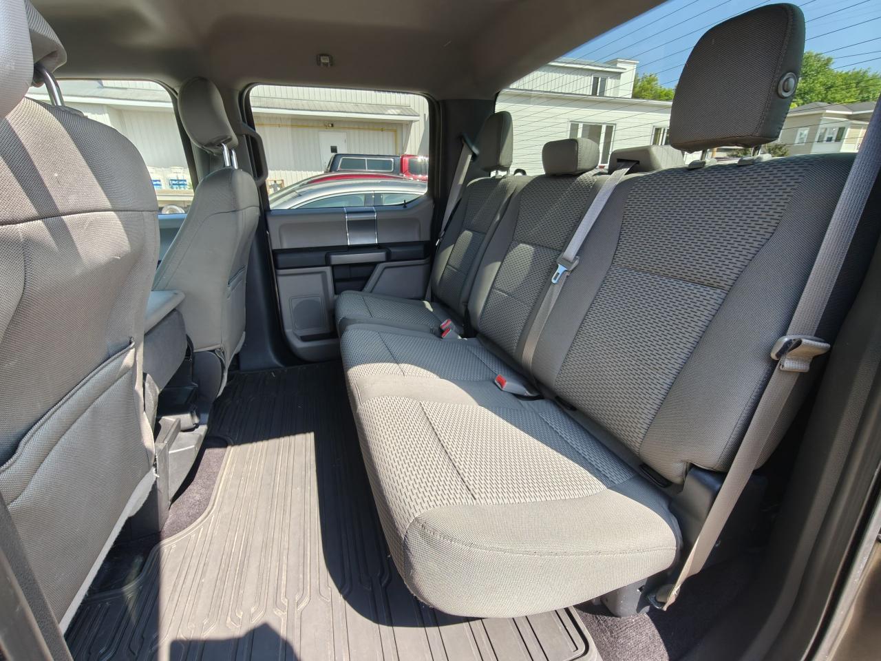 2015 Ford F-150 SUPERCREW Photo5