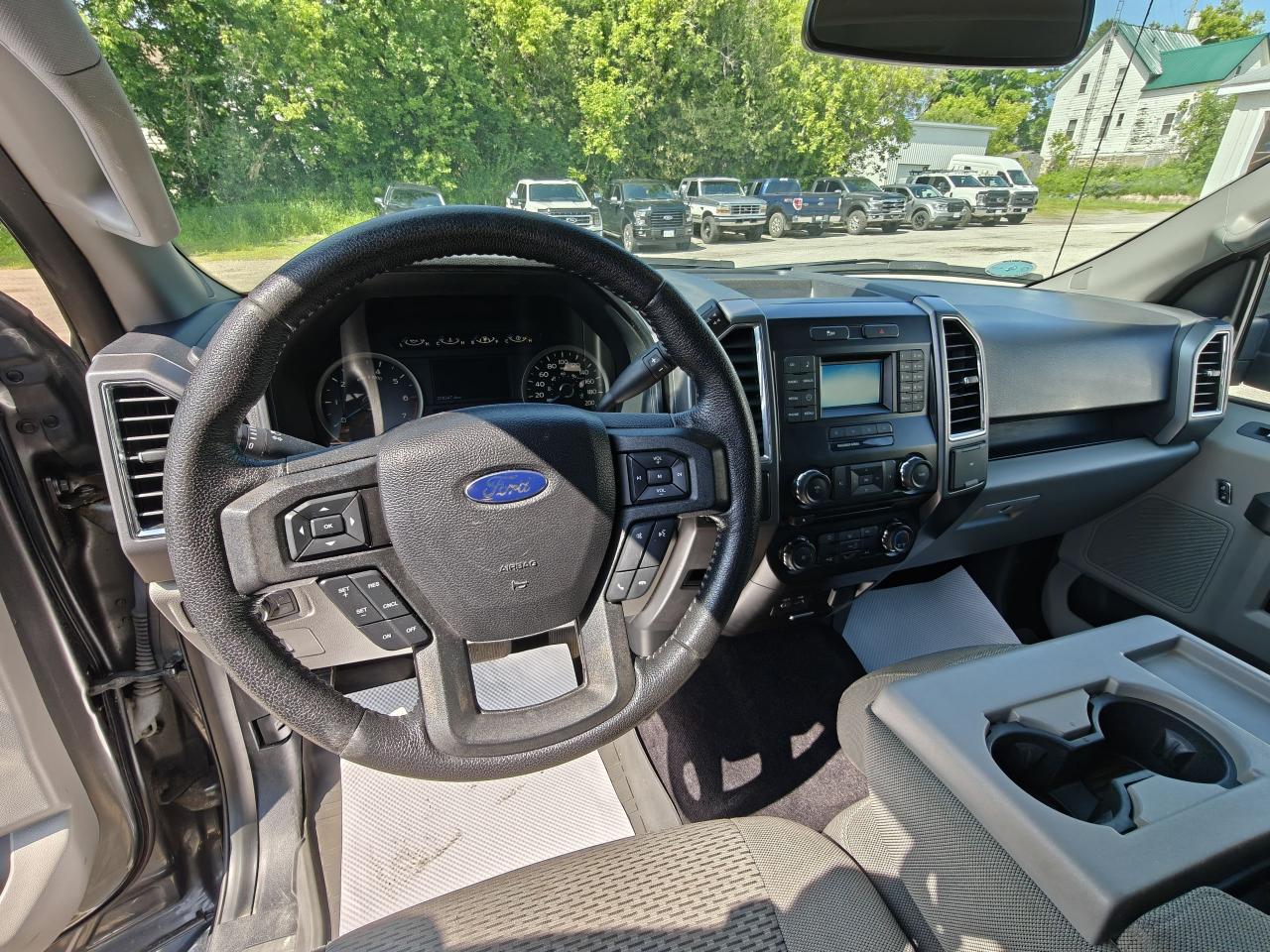 2015 Ford F-150 SUPERCREW Photo5
