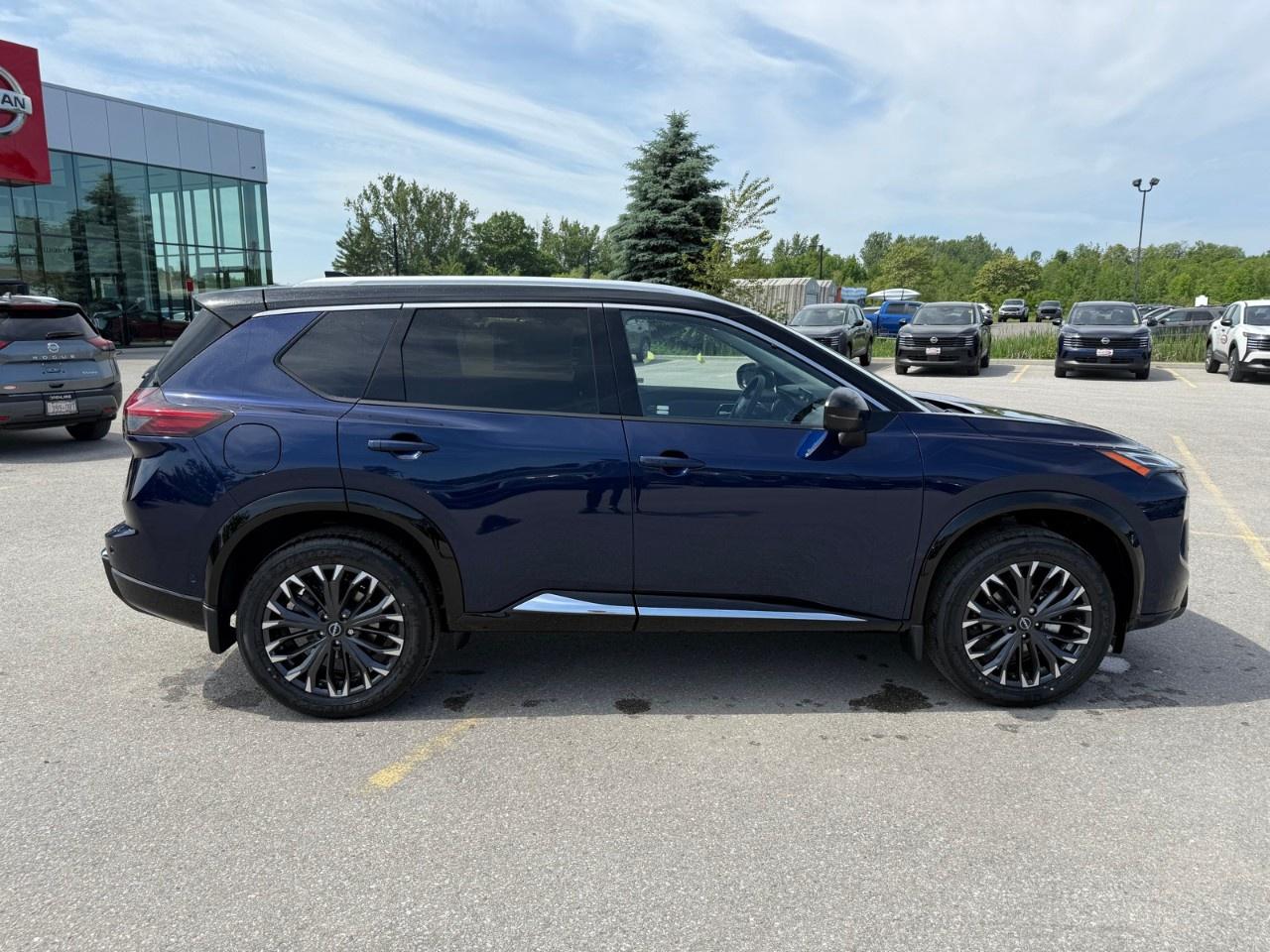 2025 Nissan Rogue AWD Platinum Photo