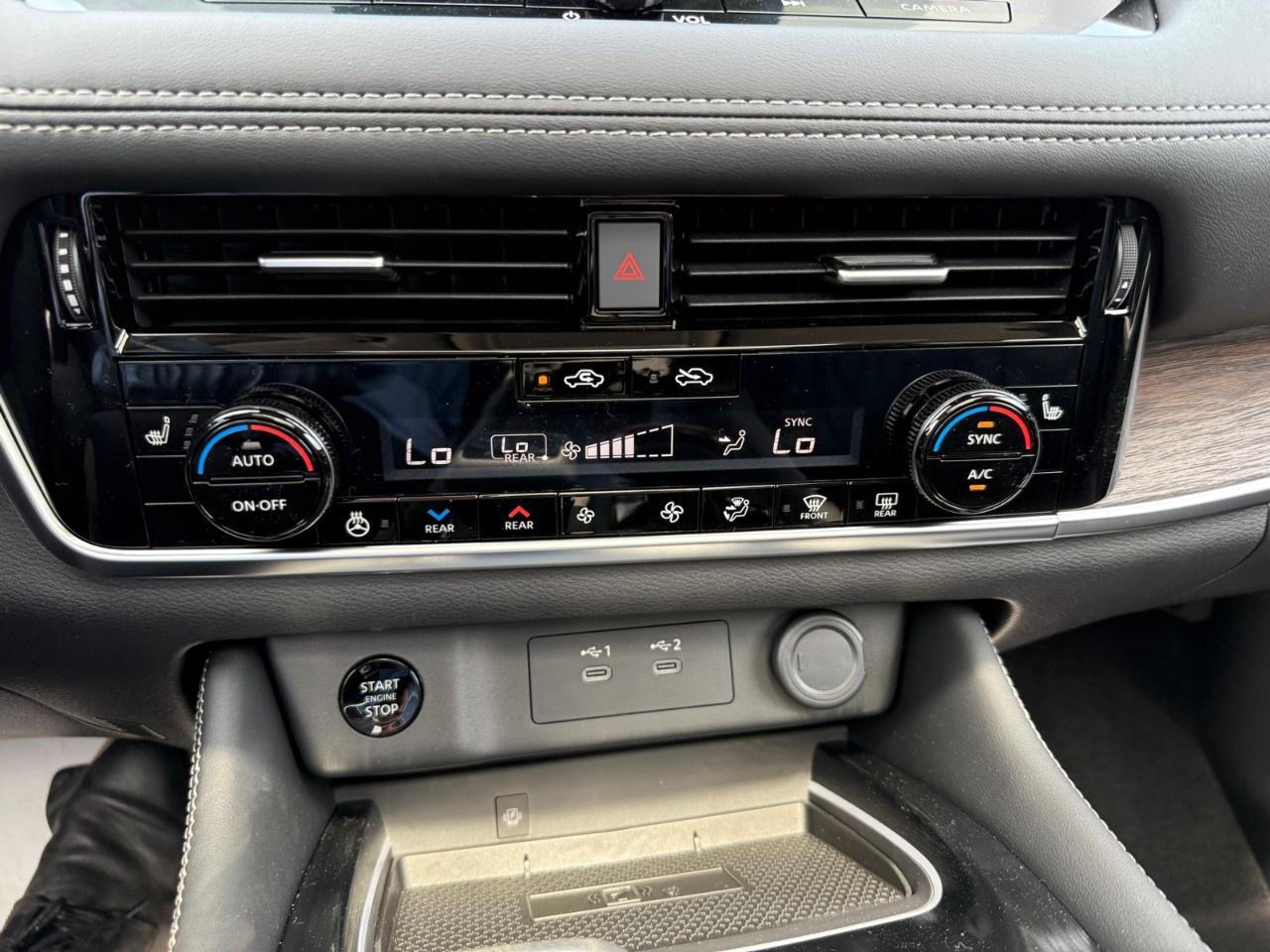 2025 Nissan Rogue AWD Platinum Photo