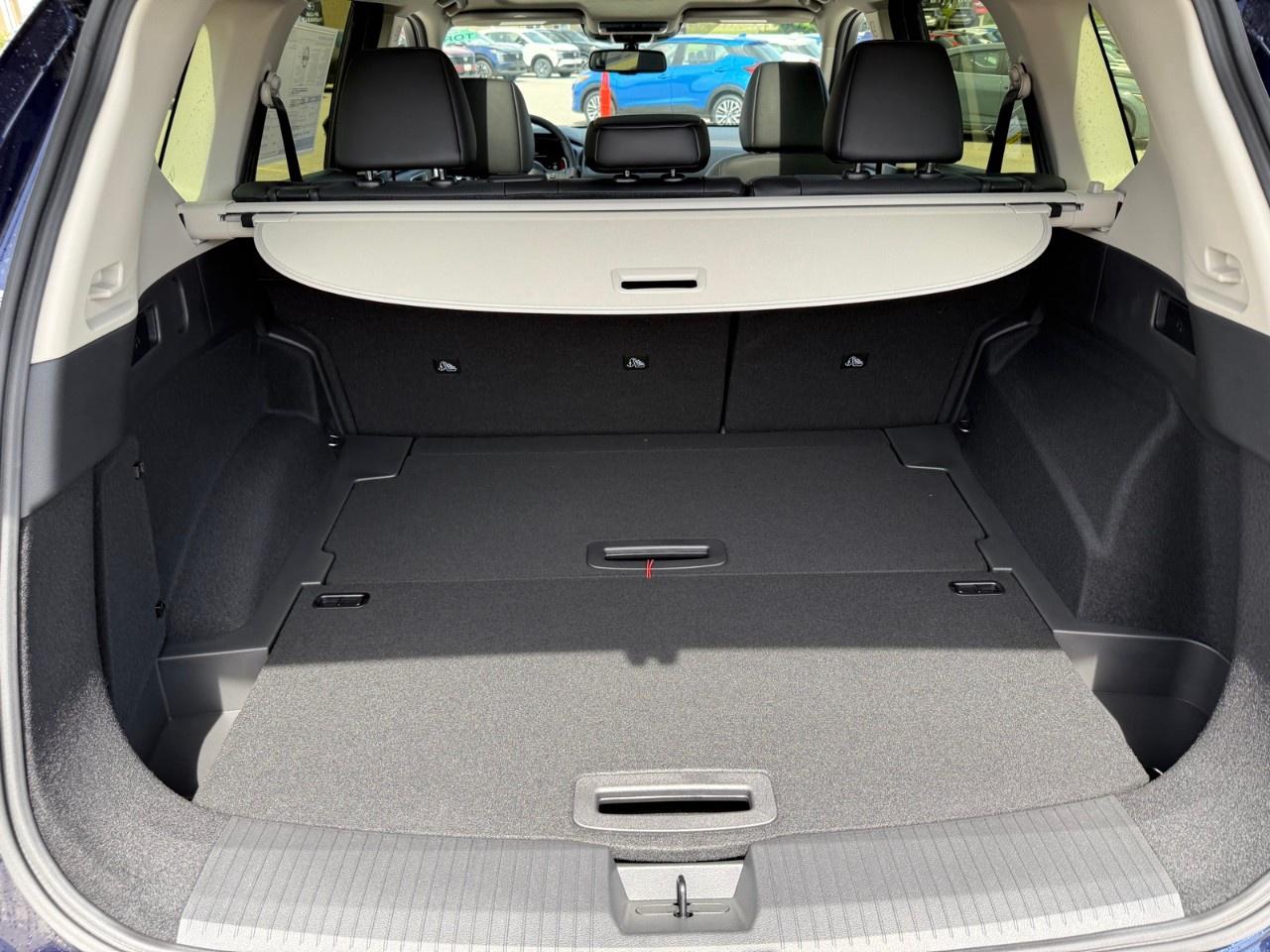 2025 Nissan Rogue AWD Platinum Photo