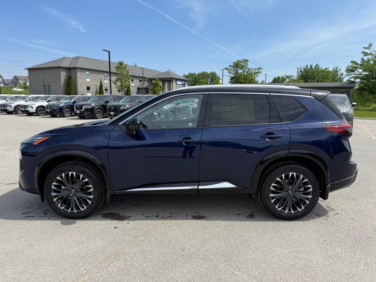 2025 Nissan Rogue AWD Platinum Photo