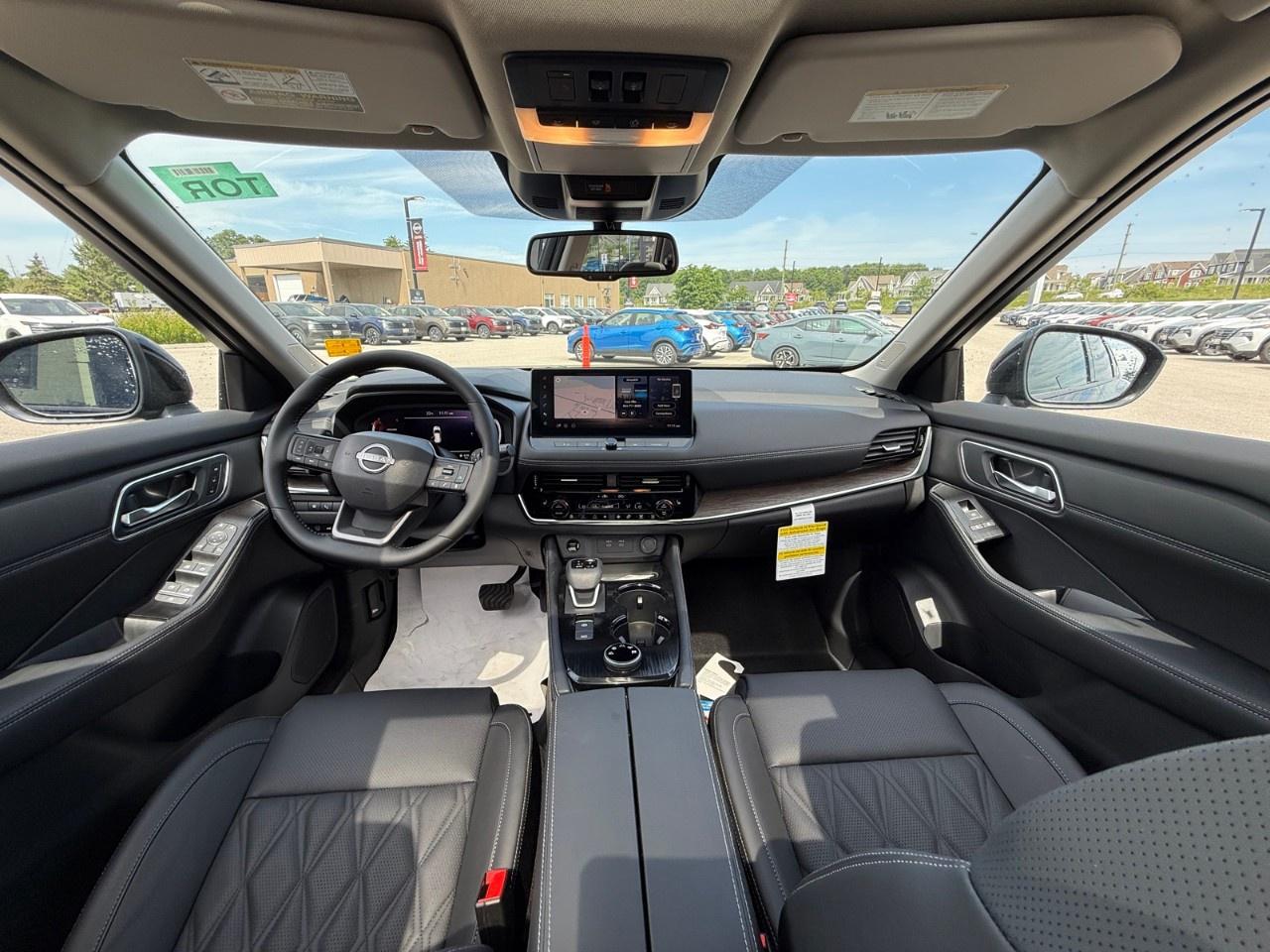 2025 Nissan Rogue AWD Platinum Photo