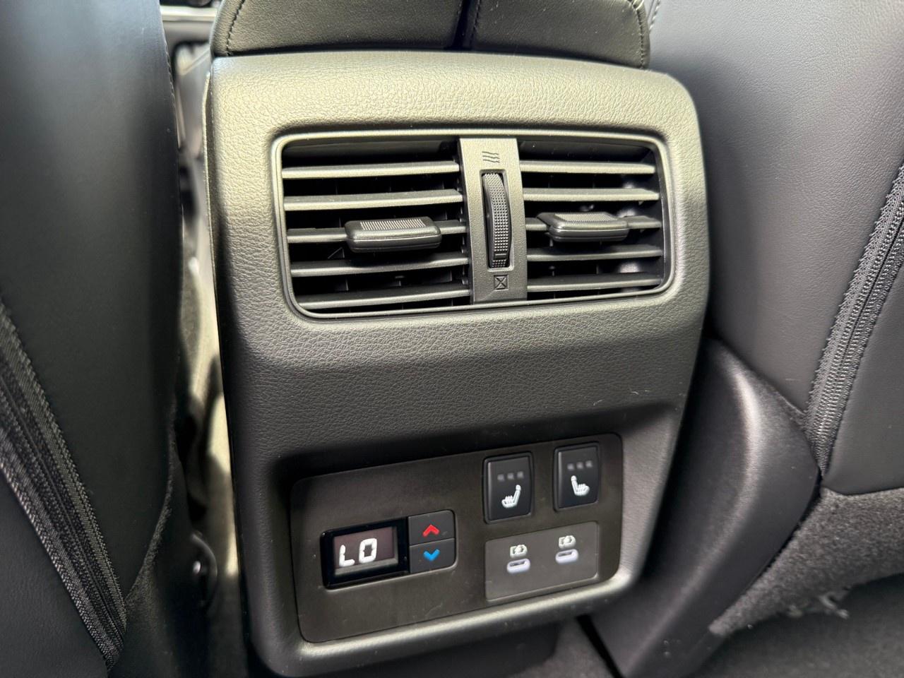 2025 Nissan Rogue AWD Platinum Photo