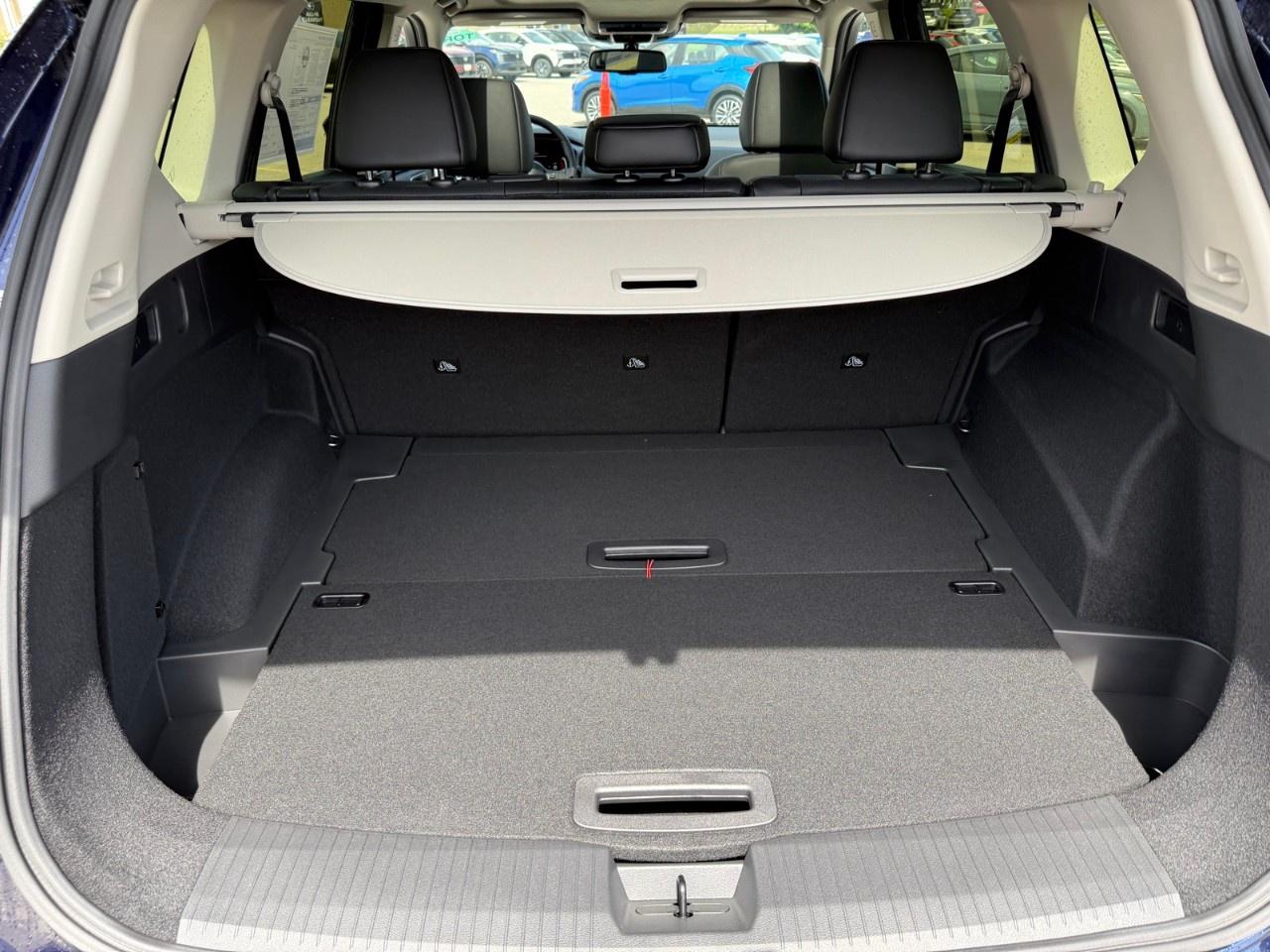 2025 Nissan Rogue AWD Platinum Photo