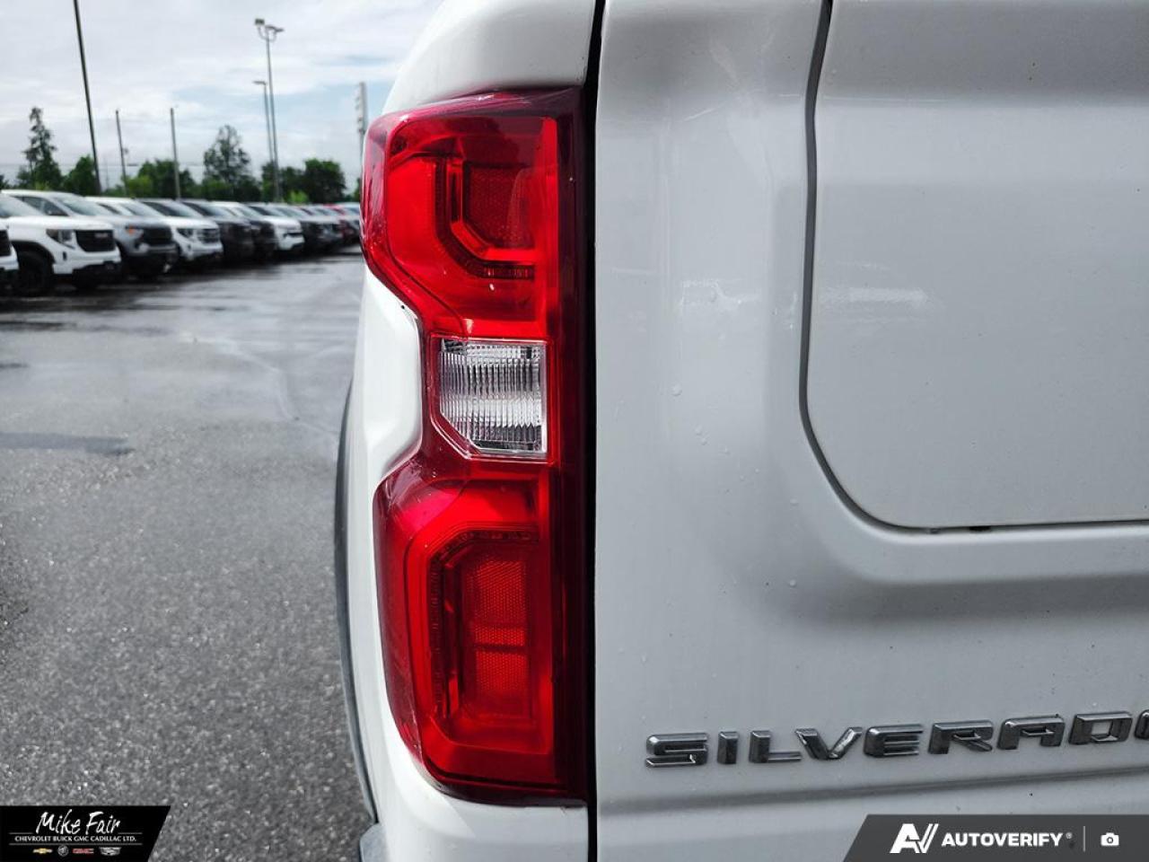 2022 Chevrolet Silverado 1500 ZR2 sunroof,rain sense wipers,heated front seats/outside mirrors/steering wheel,HD surround vision Photo
