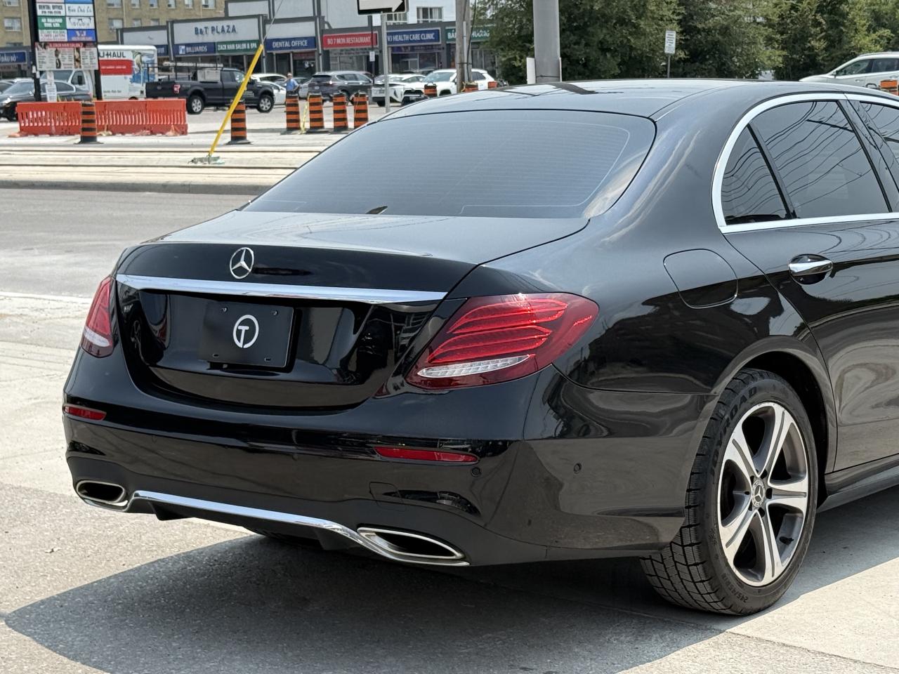 2018 Mercedes-Benz E-Class 300 | PREMIUM | PANO | BURMESTER | LOADED - Photo #11