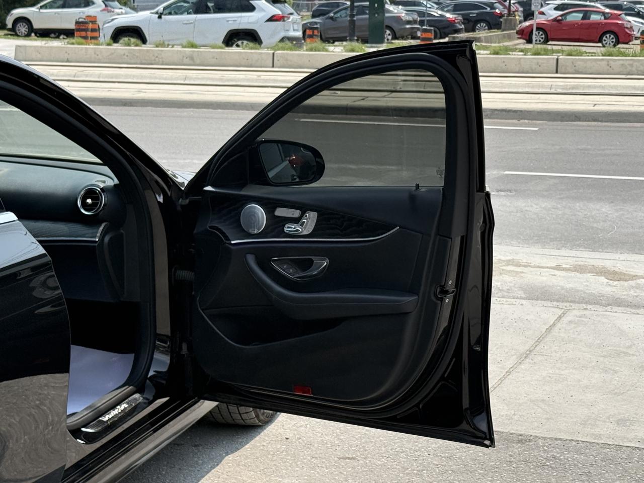 2018 Mercedes-Benz E-Class 300 | PREMIUM | PANO | BURMESTER | LOADED - Photo #31