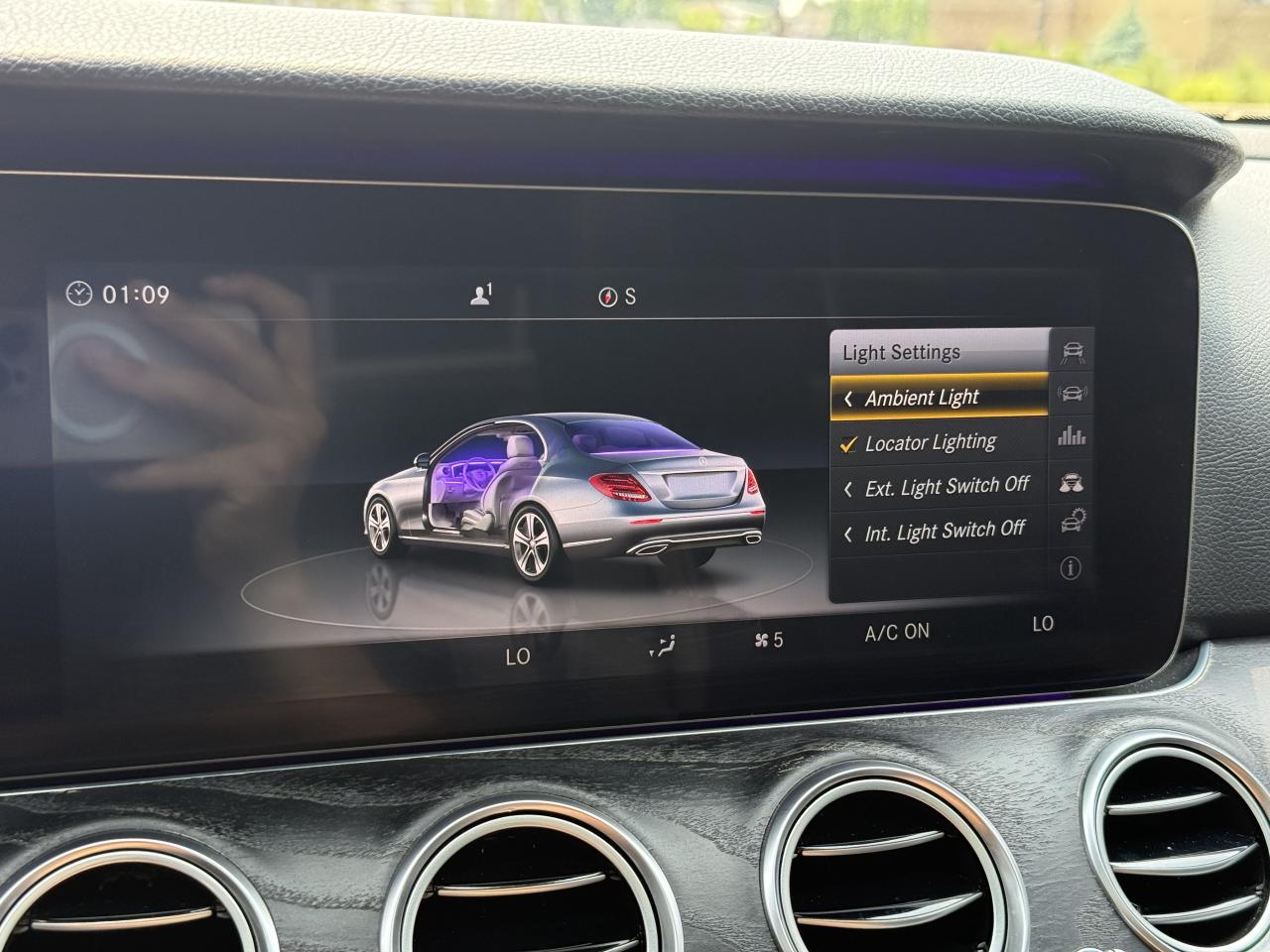 2018 Mercedes-Benz E-Class 300 | PREMIUM | PANO | BURMESTER | LOADED - Photo #44