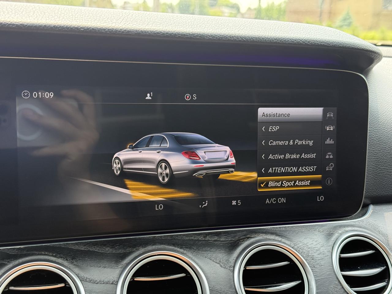 2018 Mercedes-Benz E-Class 300 | PREMIUM | PANO | BURMESTER | LOADED - Photo #45