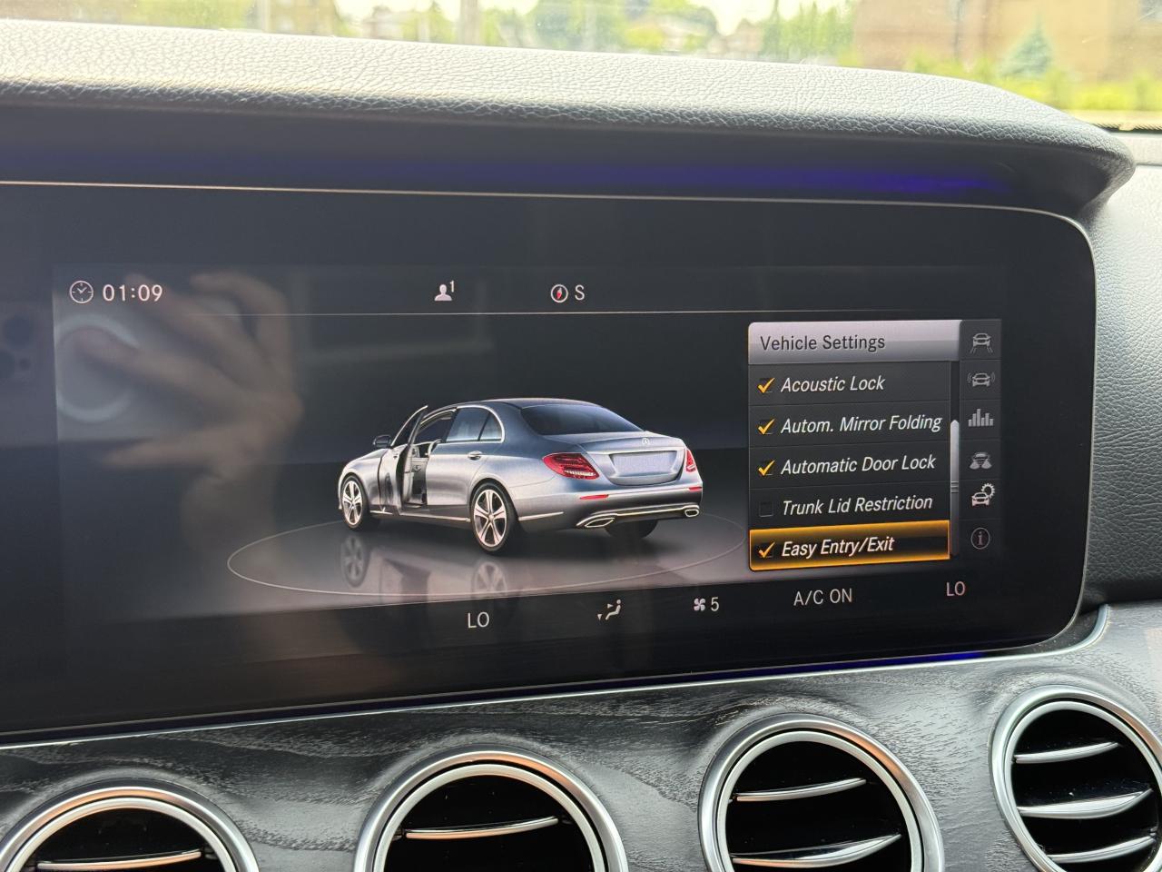 2018 Mercedes-Benz E-Class 300 | PREMIUM | PANO | BURMESTER | LOADED - Photo #46
