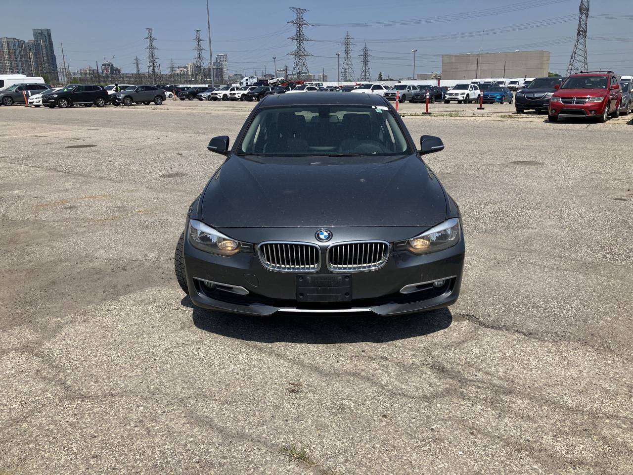2014 BMW 3 Series 320i xDrive - Photo #2