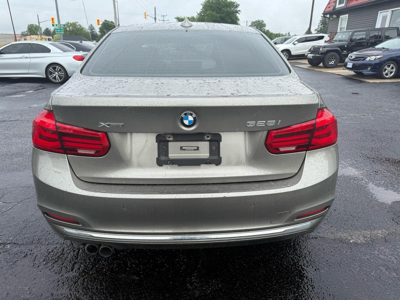 2016 BMW 3 Series 328i xDrive AWD Photo4