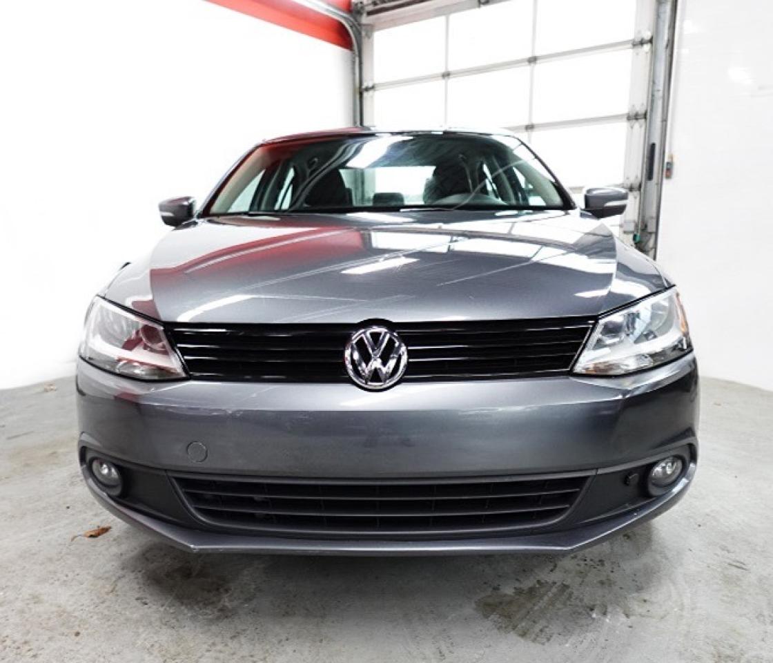 2014 Volkswagen Jetta Trendline. DEALER MAINTAIN,ONE OWNER - Photo #2