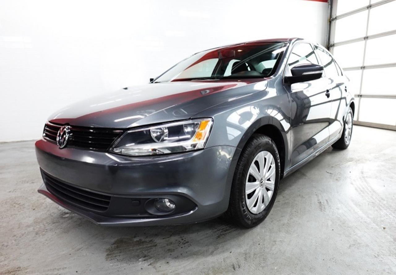 2014 Volkswagen Jetta Trendline. DEALER MAINTAIN,ONE OWNER - Photo #3