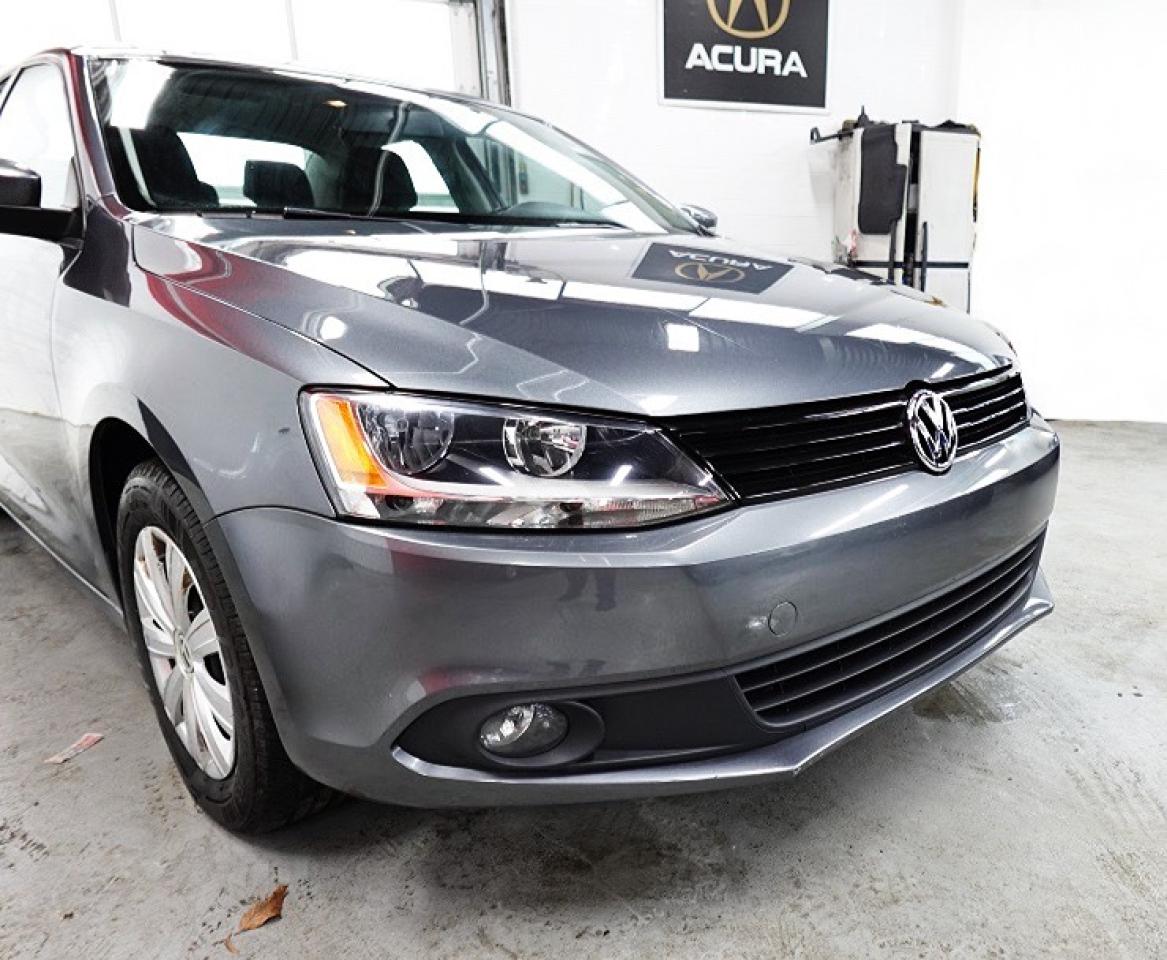 2014 Volkswagen Jetta Trendline. DEALER MAINTAIN,ONE OWNER - Photo #12