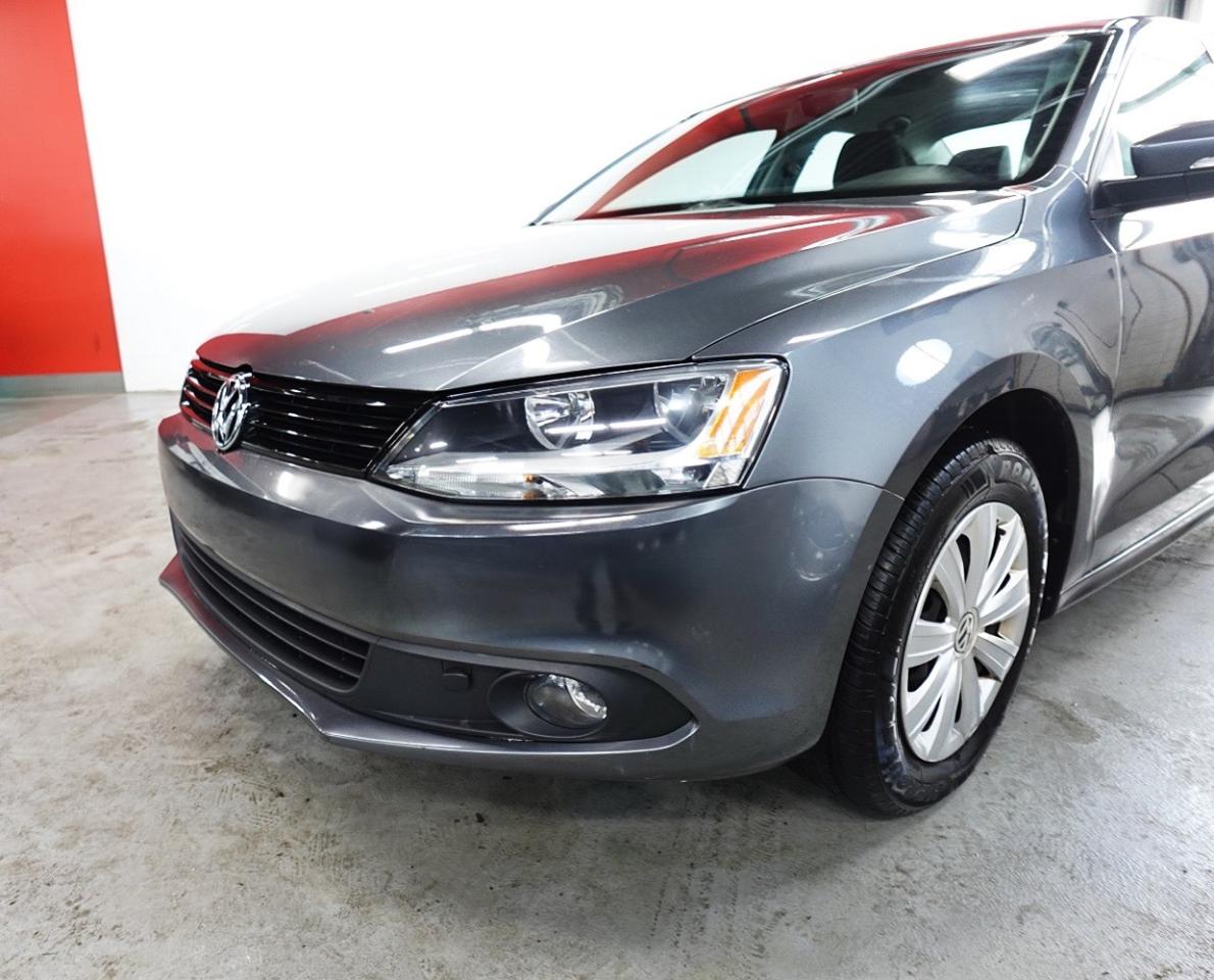 2014 Volkswagen Jetta Trendline. DEALER MAINTAIN,ONE OWNER - Photo #11