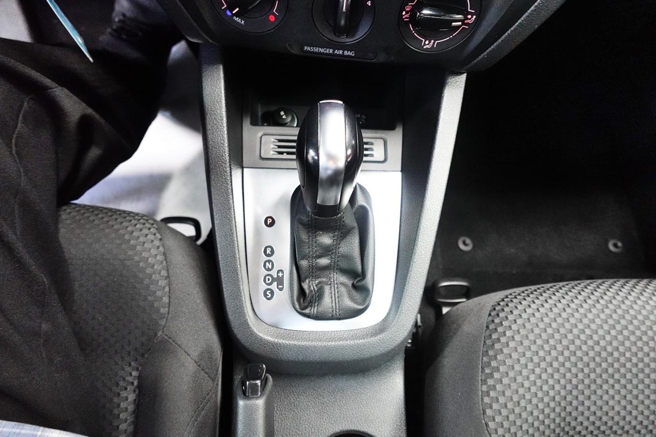 2014 Volkswagen Jetta Trendline. DEALER MAINTAIN,ONE OWNER - Photo #23