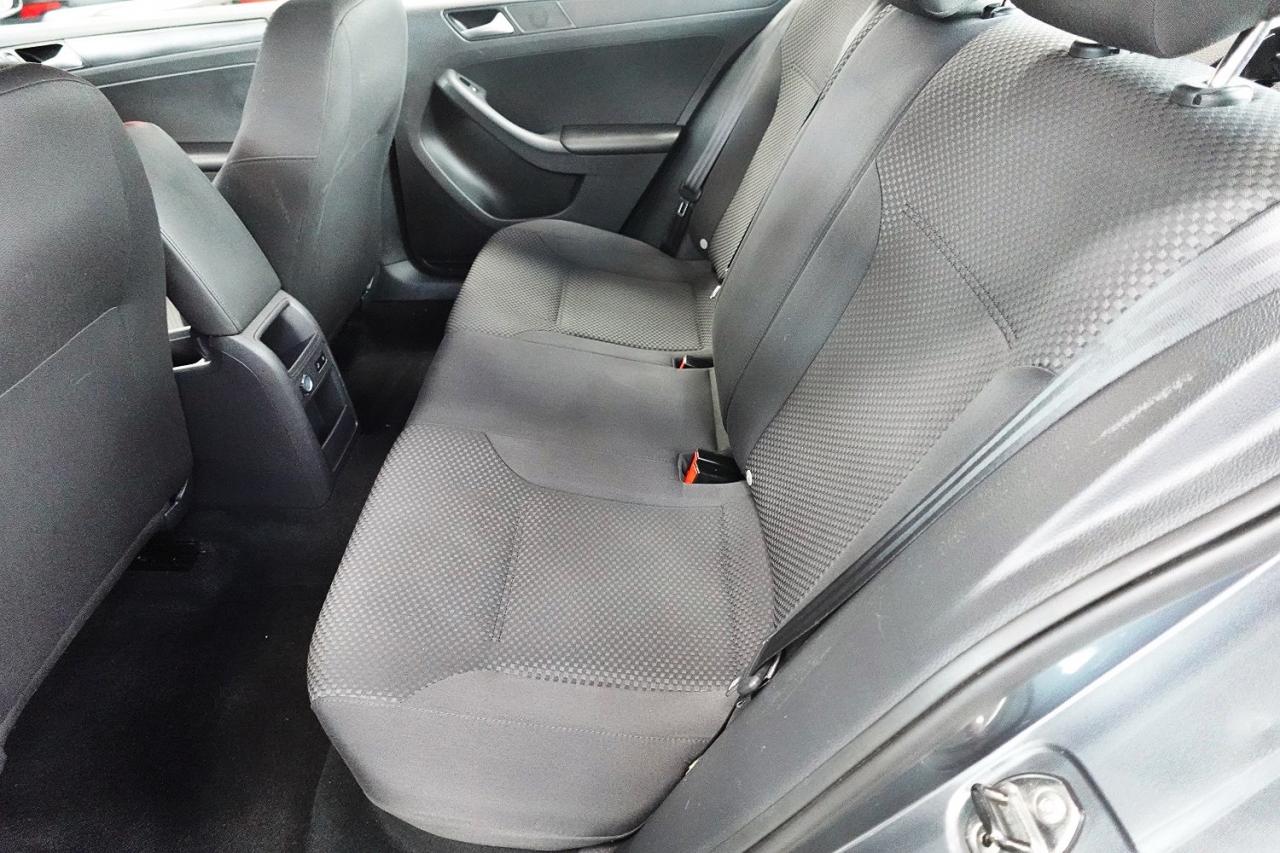 2014 Volkswagen Jetta Trendline. DEALER MAINTAIN,ONE OWNER - Photo #16