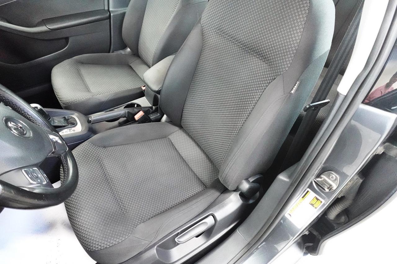 2014 Volkswagen Jetta Trendline. DEALER MAINTAIN,ONE OWNER - Photo #15