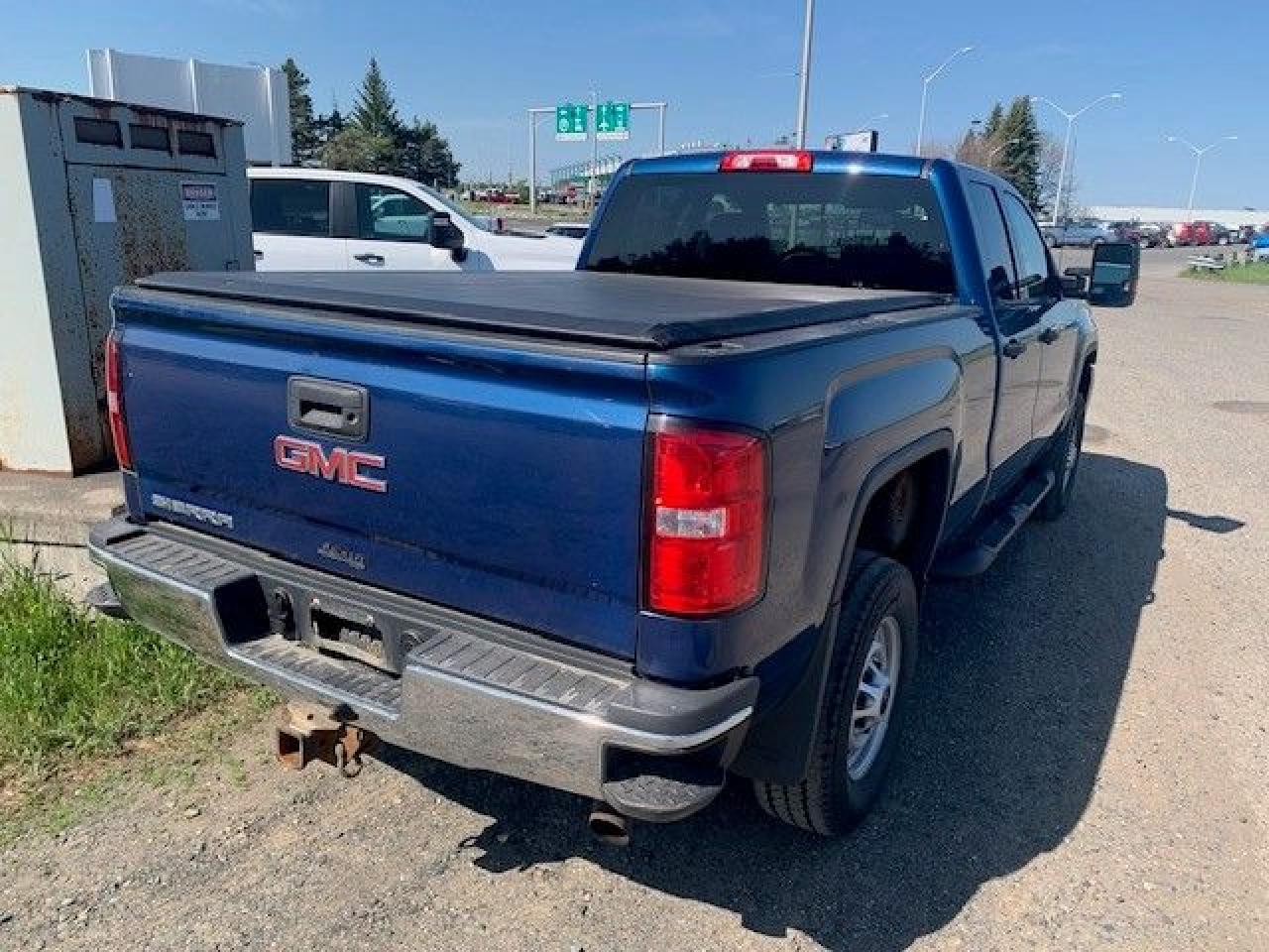 2017 GMC C2500 Base - Photo #2
