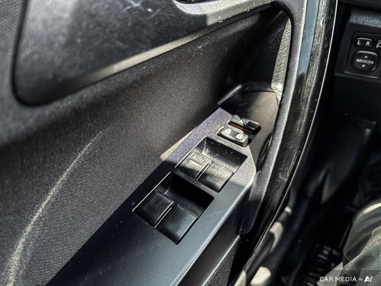 2017 Toyota Corolla iM NO ACCIDENTS / REAR CAM / DUAL CLIMATE / AUTO / AC - Photo #13