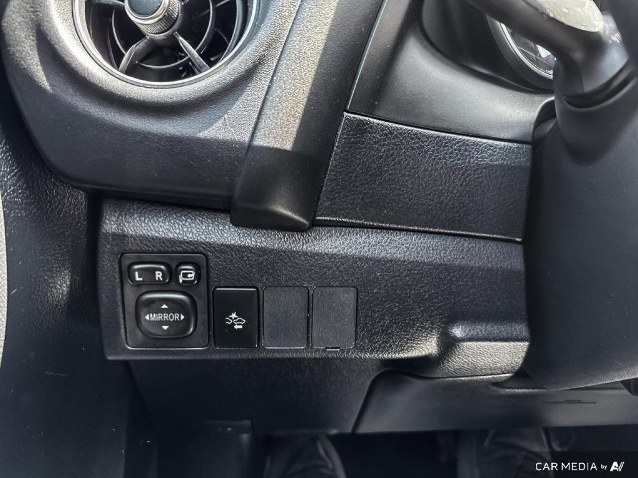 2017 Toyota Corolla iM NO ACCIDENTS / REAR CAM / DUAL CLIMATE / AUTO / AC - Photo #14