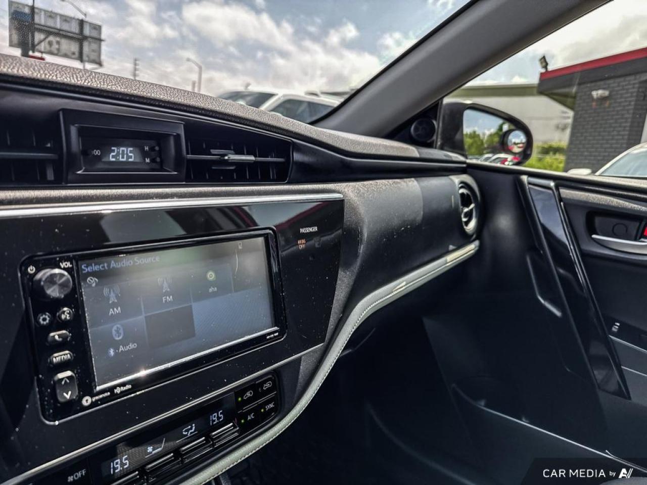 2017 Toyota Corolla iM NO ACCIDENTS / REAR CAM / DUAL CLIMATE / AUTO / AC - Photo #22