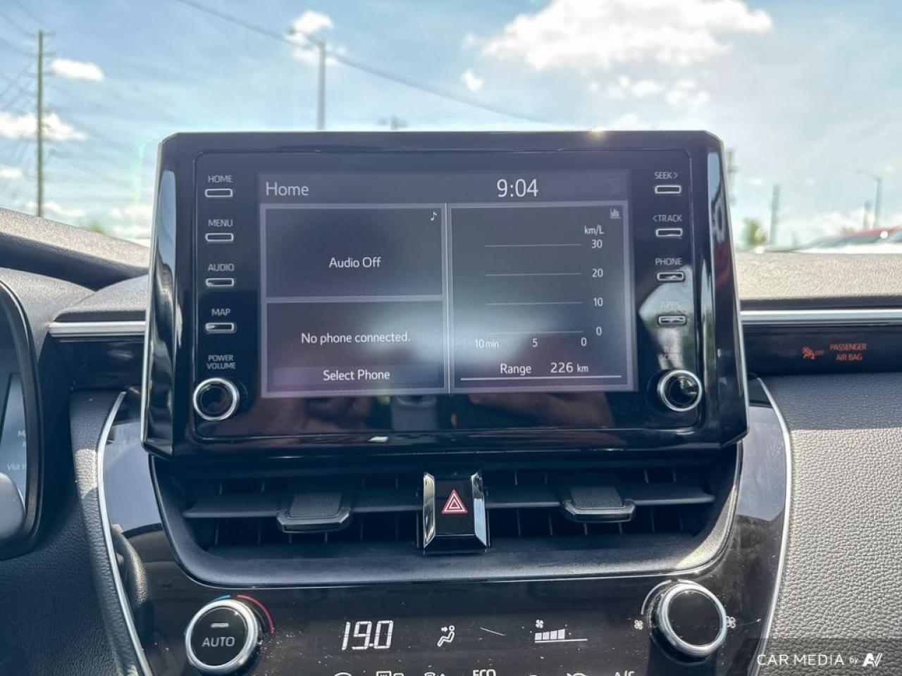 2021 Toyota Corolla LE / NO ACCIDENTS / HTD SEATS / BLUETOOTH / AUTO - Photo #15