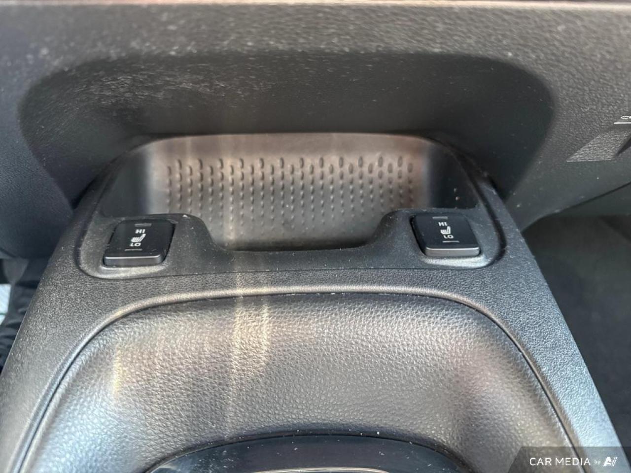 2021 Toyota Corolla LE / NO ACCIDENTS / HTD SEATS / BLUETOOTH / AUTO - Photo #17