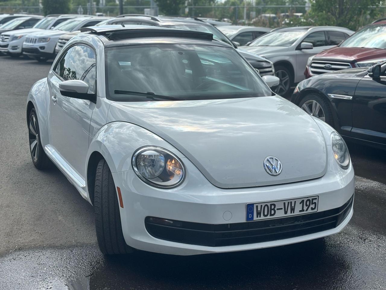 2012 Volkswagen Beetle HIGHLINE - Photo #3