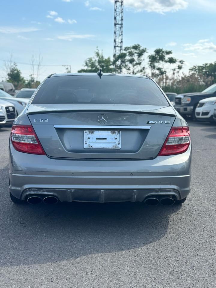 2010 Mercedes-Benz C-Class C63 AMG - Photo #10