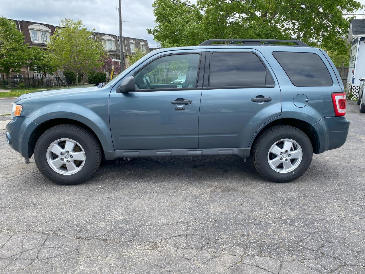 2012 Ford Escape 4WD 4dr XLT/Automatic/Leather/Sunroof - Photo #2