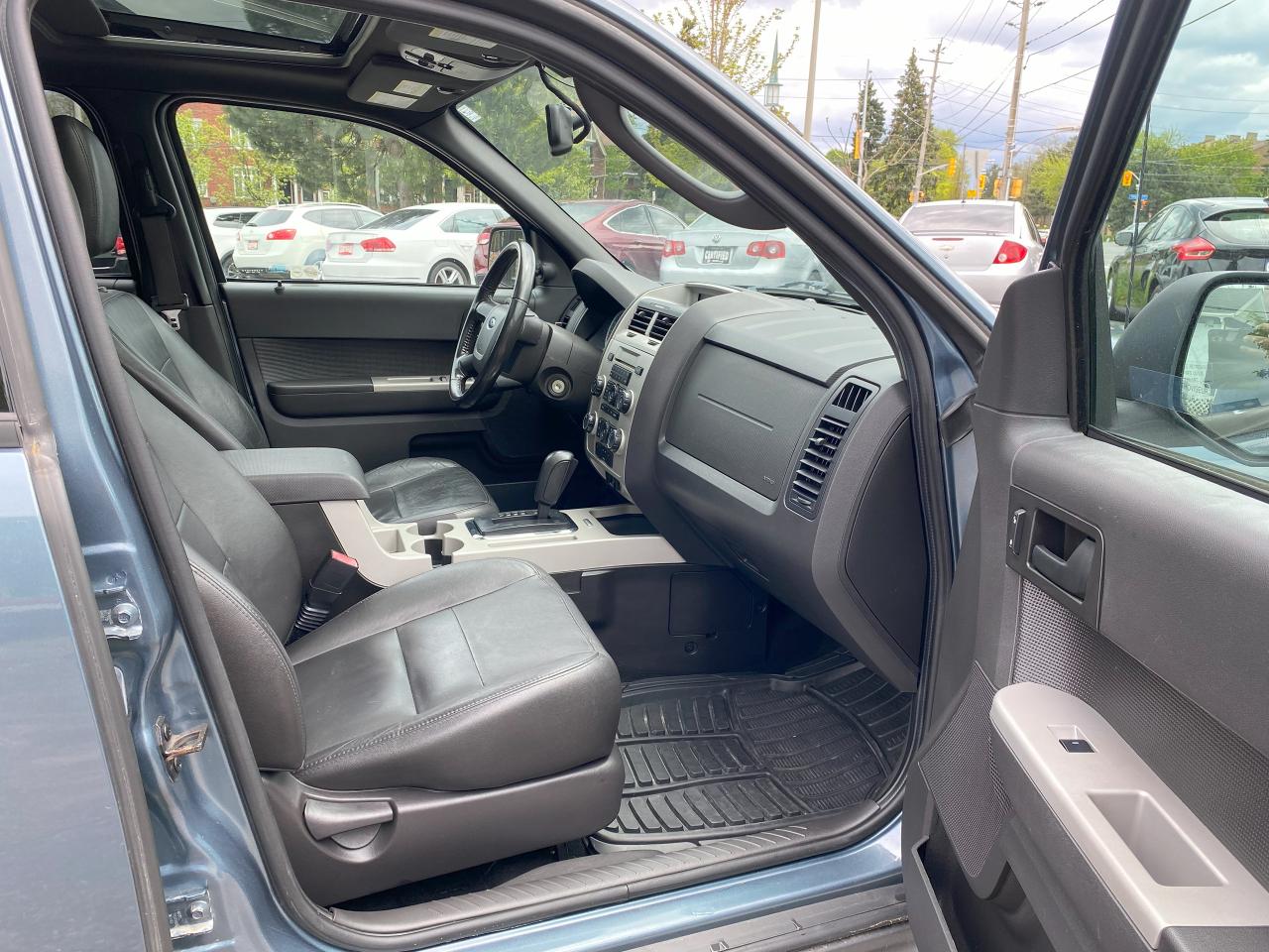 2012 Ford Escape 4WD 4dr XLT/Automatic/Leather/Sunroof - Photo #9
