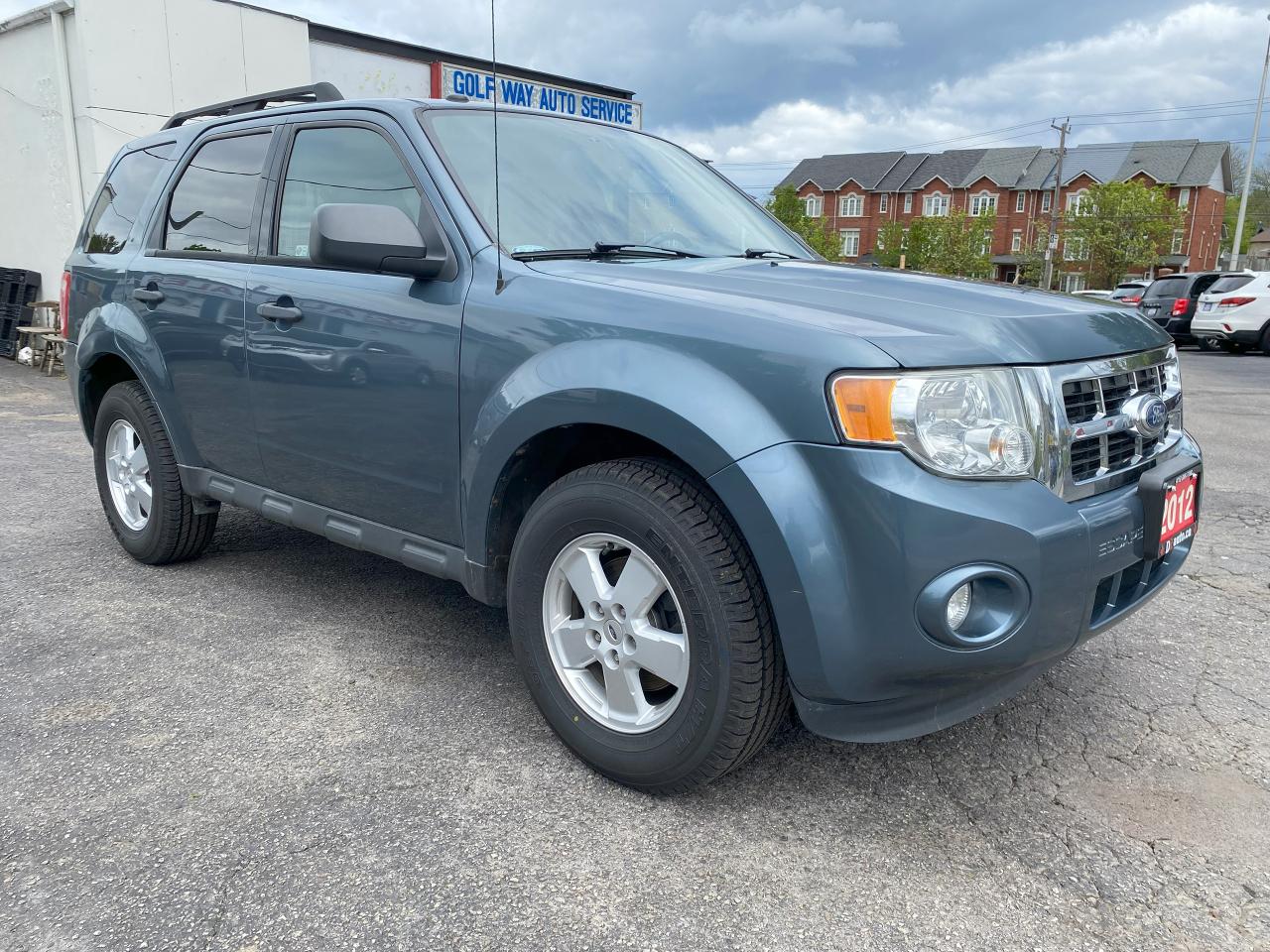 2012 Ford Escape 4WD 4dr XLT/Automatic/Leather/Sunroof - Photo #4