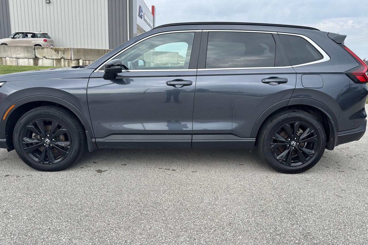 2023 Honda CR-V Touring Photo1