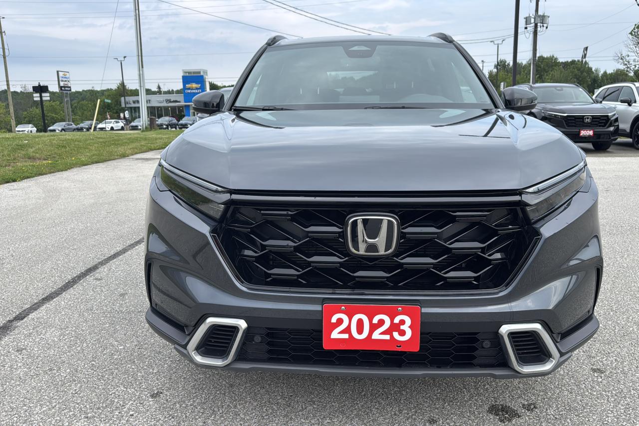 2023 Honda CR-V Touring Photo