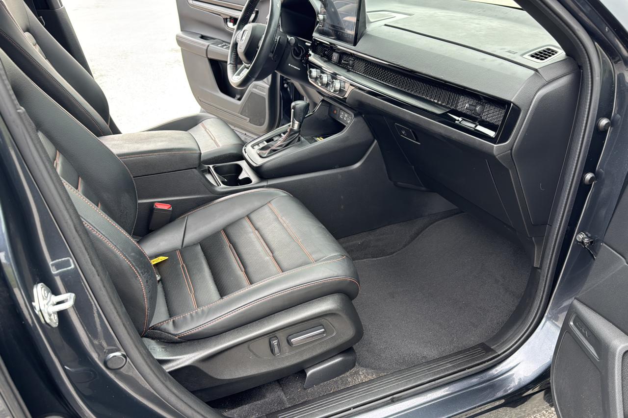 2023 Honda CR-V Touring Photo