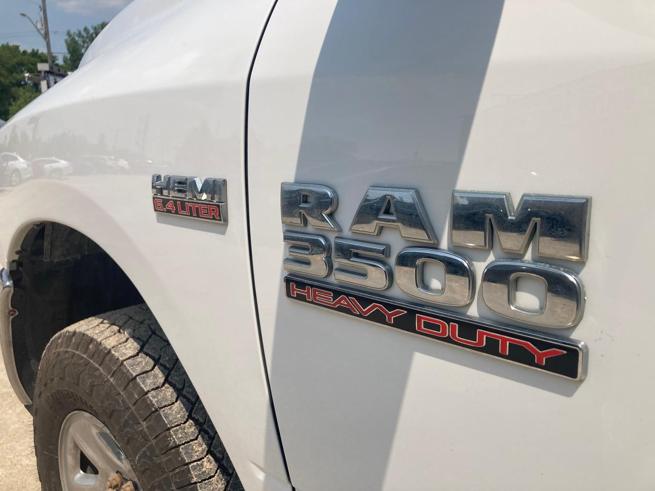 2015 RAM 3500 ST - Photo #9