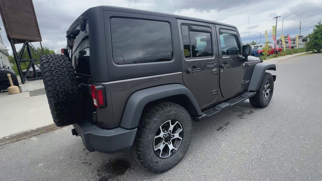 2017 Jeep Wrangler Unlimited Rubicon HEATED LEATHER SEATS, NAV, 12V OUTLET, REMOVEABLE HARD AND SOFT TOP!! Photo