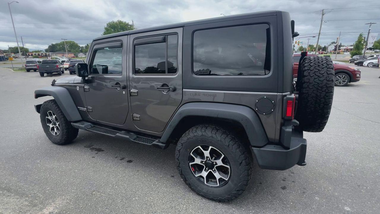 2017 Jeep Wrangler Unlimited Rubicon HEATED LEATHER SEATS, NAV, 12V OUTLET, REMOVEABLE HARD AND SOFT TOP!! Photo