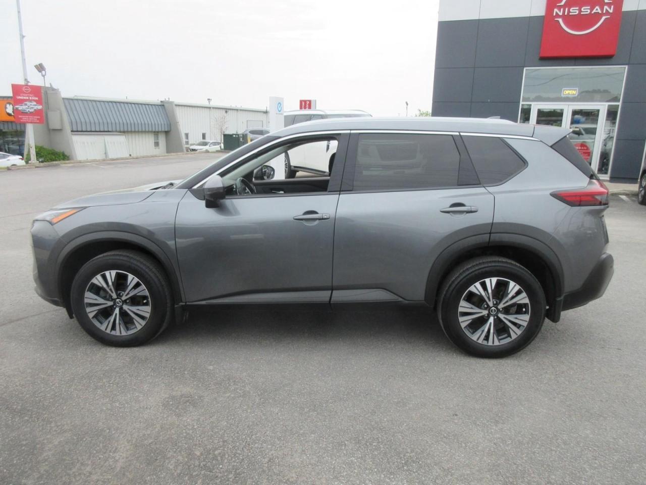 2021 Nissan Rogue SV Photo