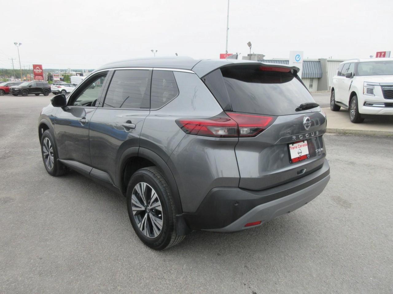 2021 Nissan Rogue SV Photo