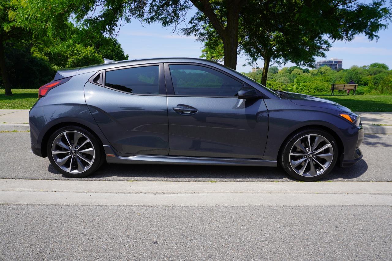 2020 Hyundai Veloster 1 OWNER / NO ACCIDENTS / TURBO / MANUAL /HOT HATCH Photo4