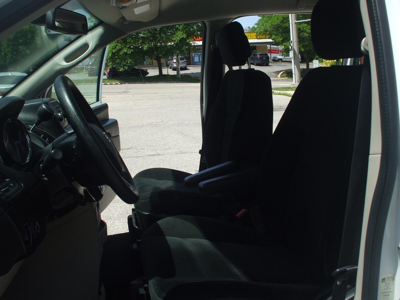 2018 Dodge Grand Caravan CAN Value Package,Wheelchair-accessible,Revability - Photo #19