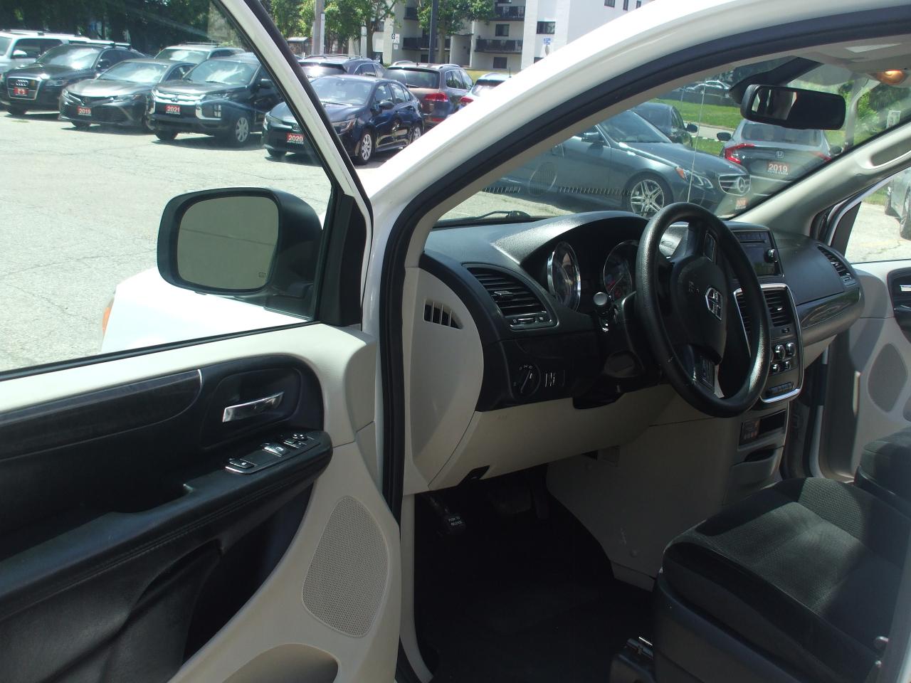 2018 Dodge Grand Caravan CAN Value Package,Wheelchair-accessible,Revability - Photo #16