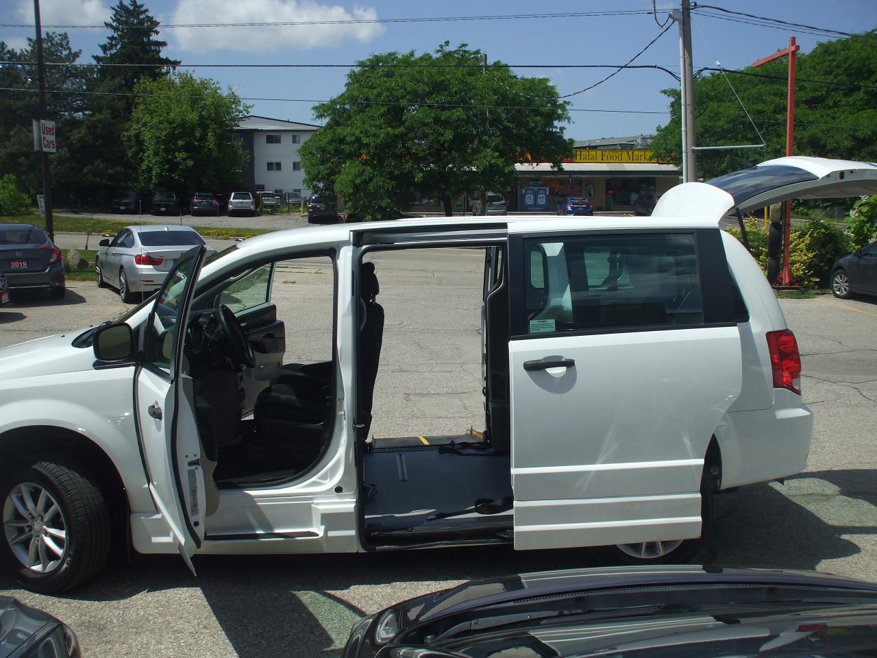 2018 Dodge Grand Caravan CAN Value Package,Wheelchair-accessible,Revability - Photo #10