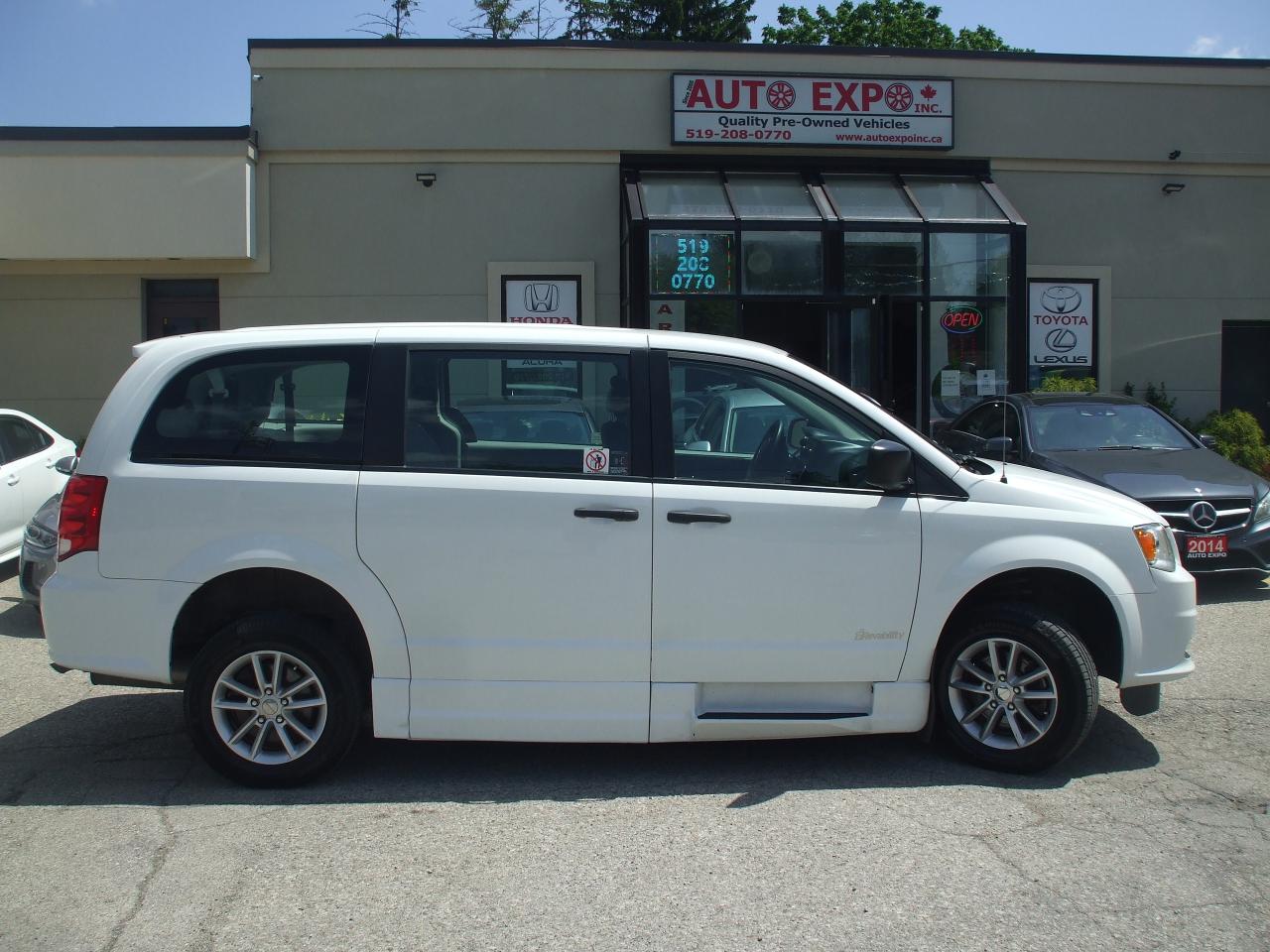 2018 Dodge Grand Caravan CAN Value Package,Wheelchair-accessible,Revability - Photo #6