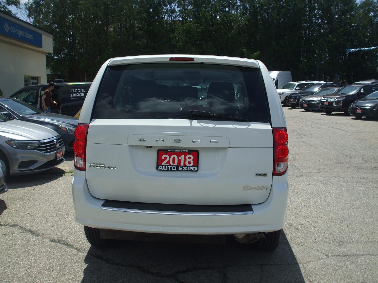 2018 Dodge Grand Caravan CAN Value Package,Wheelchair-accessible,Revability - Photo #4