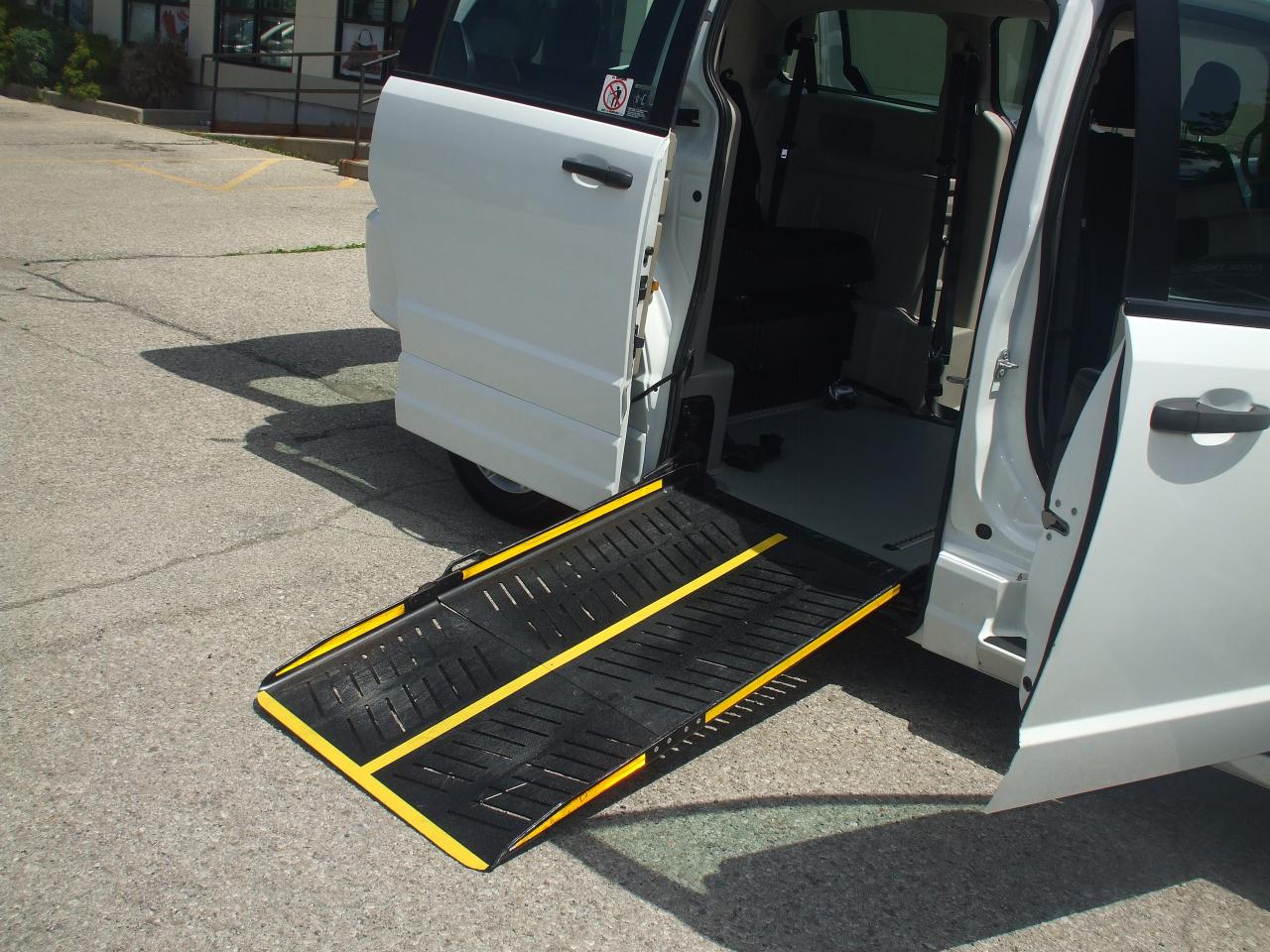2018 Dodge Grand Caravan CAN Value Package,Wheelchair-accessible,Revability - Photo #24